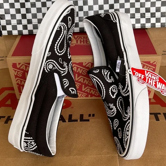 Vans Men’s Classic Slip On Peace Paisley Black/True White sneakers - Picture 12 of 16